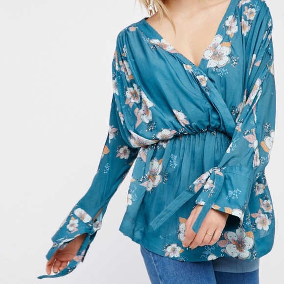 Free People Tops - HOST PICK Free People Long Sleeve Floral Tunic LG